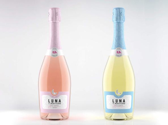 葡萄酒包裝設(shè)計(jì),使用了清新溫和的顏色,使包裝整體呈現(xiàn)出溫柔時(shí)尚的品質(zhì)