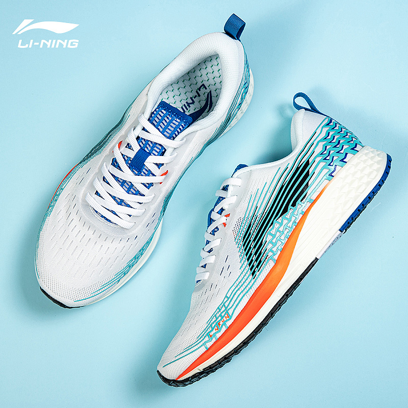 楊路的跑鞋市場如何重新定位？