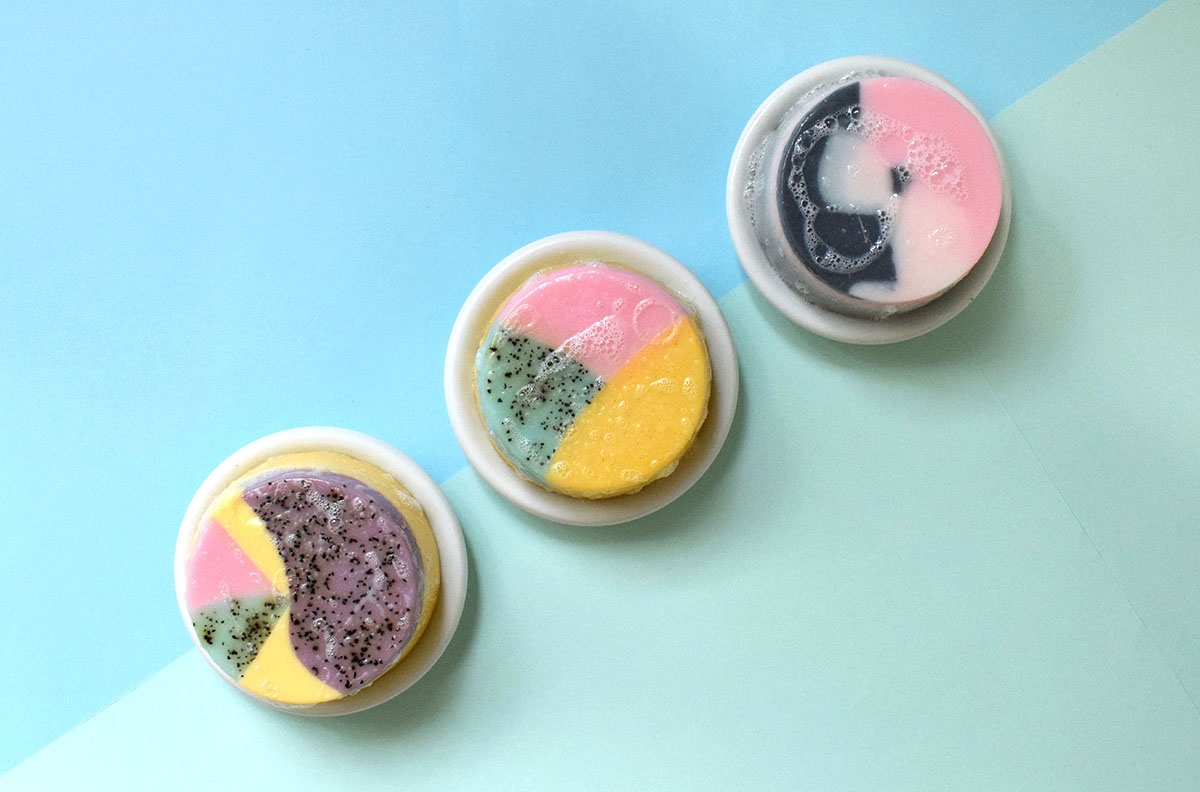 沐浴時間，全新的沐浴用品香皂產品包裝設計，盡情的放松休息吧！